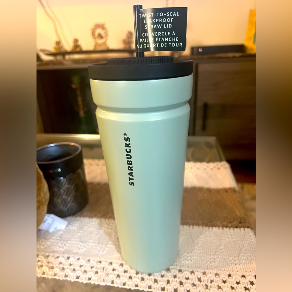 Starbucks Insulated and Leaked Proof Straw Lid